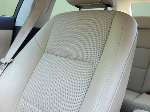 Used 2016 Lexus ES 350 w/ Premium Package w/Wood Trim FWD image 41
