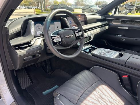 Used 2025 Genesis G90 3.5T image 23
