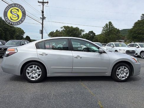 Used 2011 Nissan Altima 2.5 S FWD image 7