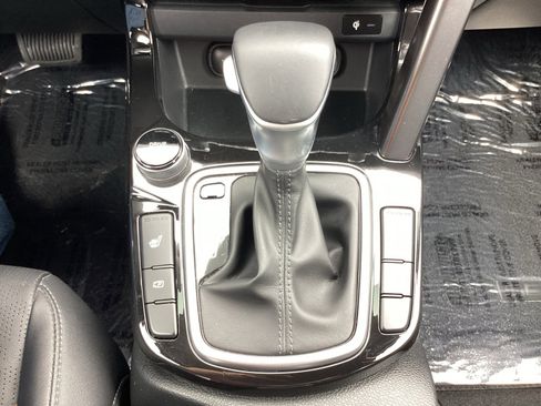 Used 2024 Kia Seltos EX FWD image 23