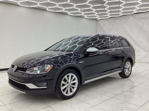 Used 2017 Volkswagen Golf Alltrack S image 6
