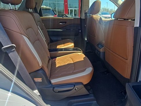 New 2026 Nissan Pathfinder Platinum AWD/4WD image 31