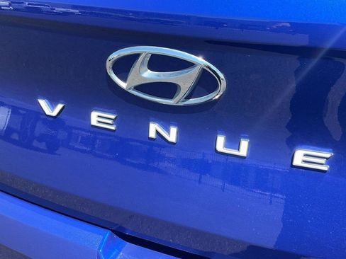 Certified 2023 Hyundai Venue Limited FWD image 33