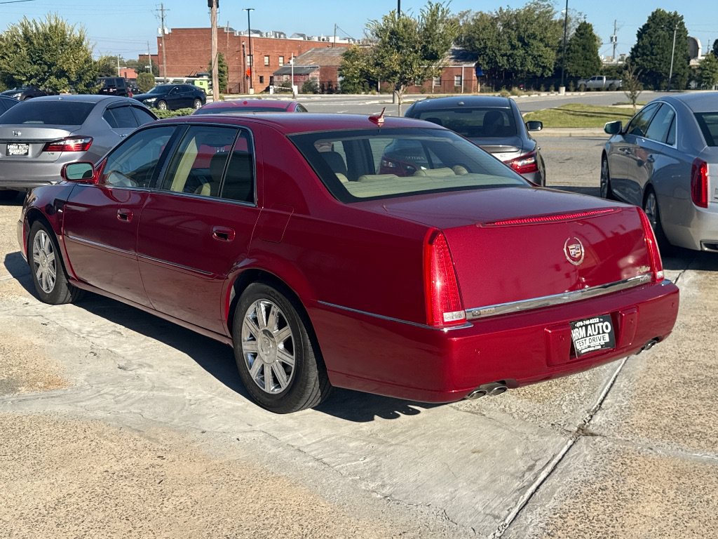 Used 2006 Cadillac DTS FWD image 3