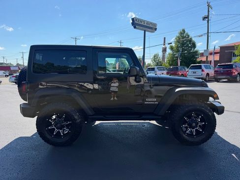 Used 2016 Jeep Wrangler Sport w/ Quick Order Package 24S AWD/4WD image 4