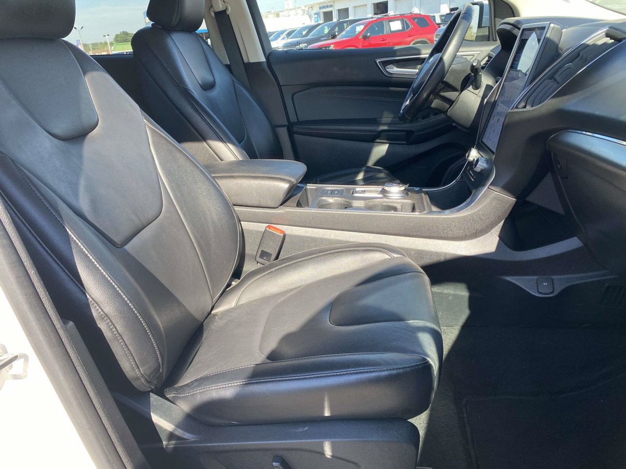 Used 2022 Ford Edge Titanium AWD/4WD image 12
