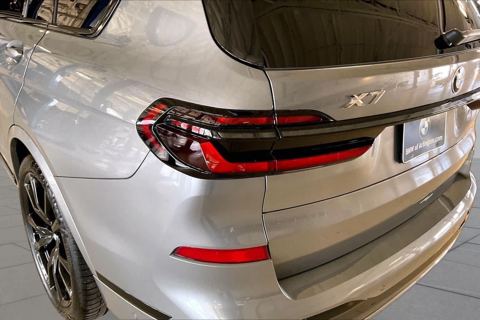 Used 2024 BMW X7 xDrive40i w/ M Sport Package AWD/4WD image 26