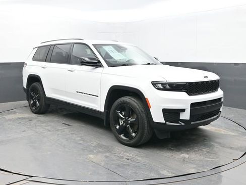 Used 2023 Jeep Grand Cherokee L Laredo image 7