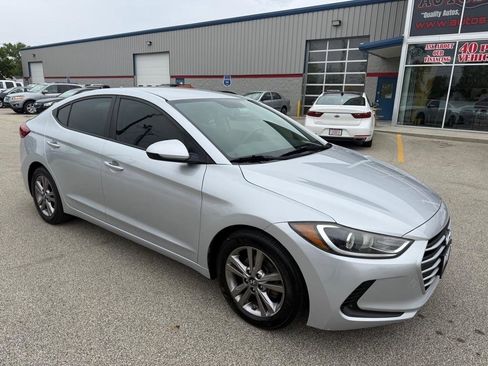 Used 2018 Hyundai Elantra SEL w/ Cargo Package FWD image 2