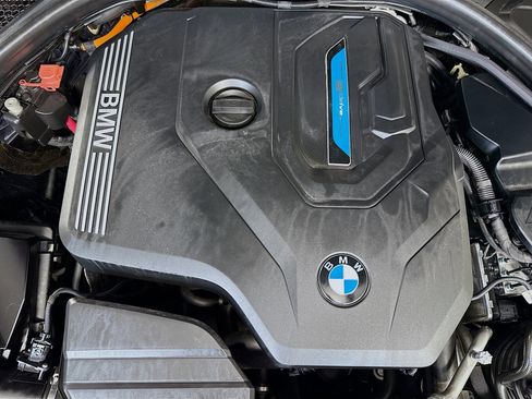 Used 2024 BMW 330e image 39