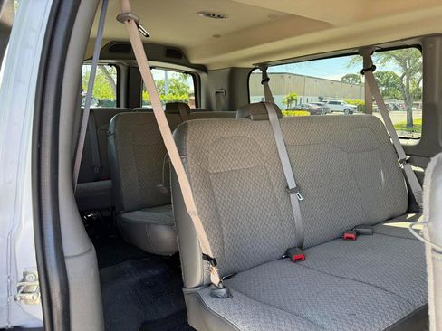 Used 2025 GMC Savana 3500 LT w/ LT Preferred Equipment Group RWD image 17