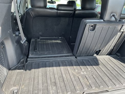 Used 2017 Nissan Pathfinder Platinum w/ Cargo Package AWD/4WD image 18