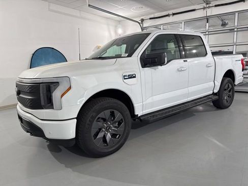 New 2025 Ford F150 Lightning Flash AWD/4WD image 4