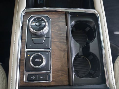 Used 2020 Ford Expedition Platinum AWD/4WD image 21