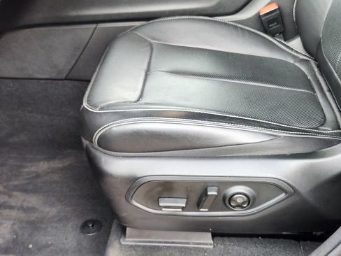 Used 2023 Jeep Grand Cherokee Overland AWD/4WD image 8