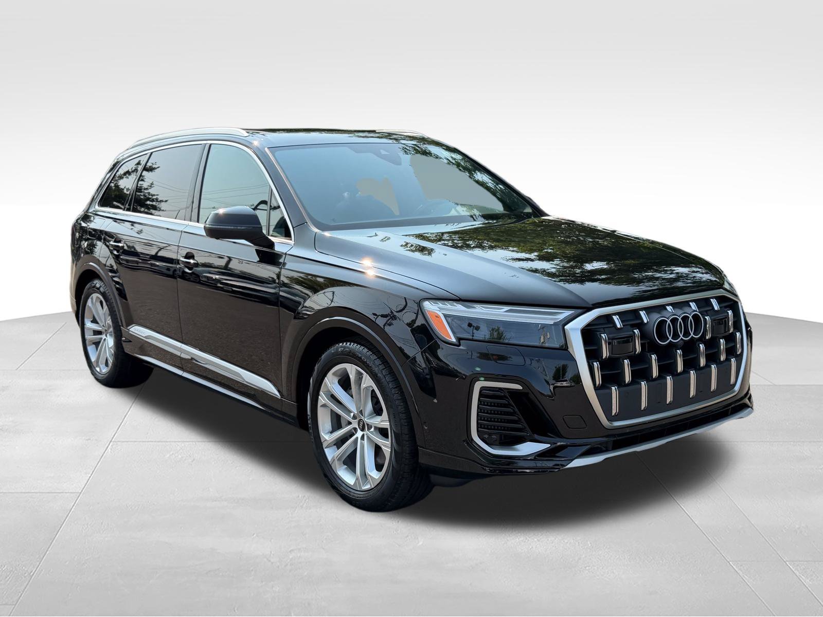 Used 2025 Audi Q7 3.0T Premium Plus w/ Premium Plus Package AWD/4WD image 3