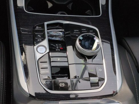 Used 2026 BMW X5 xDrive50e w/ Executive Package image 25