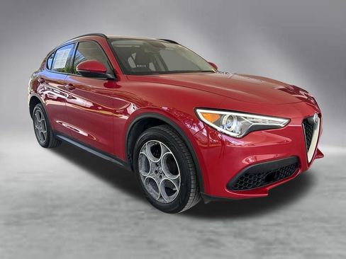 Used 2018 Alfa Romeo Stelvio Sport w/ Quick Order Package 22J Sport AWD/4WD image 2