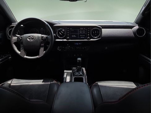 Certified 2023 Toyota Tacoma TRD Off-Road AWD/4WD image 15