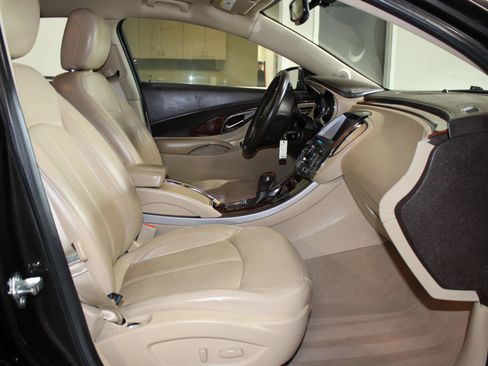 Used 2013 Buick LaCrosse Leather w/ Entertainment Package FWD image 21
