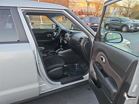 Used 2019 Kia Soul image 26