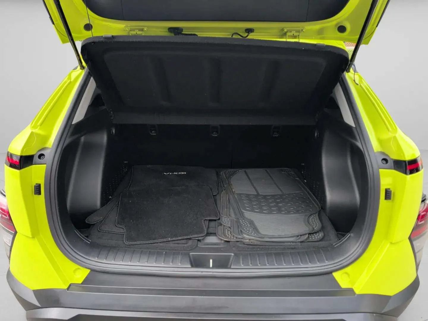 Used 2025 Hyundai Kona SEL FWD image 33
