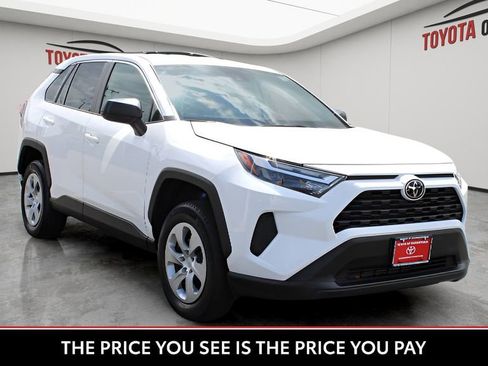 Used 2023 Toyota RAV4 LE AWD/4WD image 7