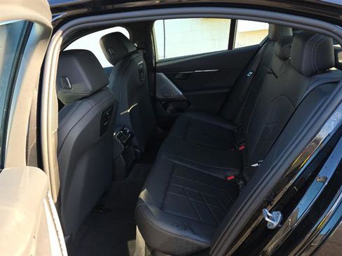 Used 2025 BMW 530i xDrive w/ Premium Package image 10