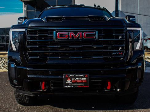 Used 2024 GMC Sierra 2500 AT4 w/ Technology Package image 2