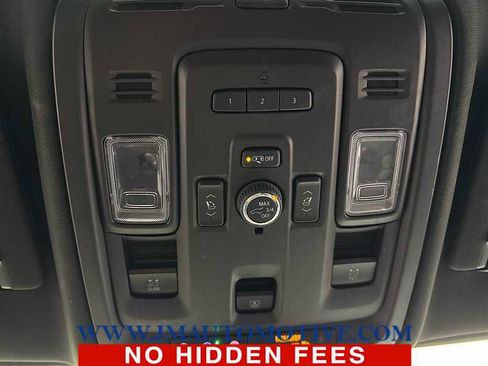 Used 2022 GMC Yukon XL Denali w/ Denali Premium Package image 36