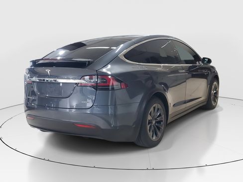 Used 2019 Tesla Model X image 7