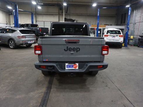 Used 2022 Jeep Gladiator Sport AWD/4WD image 18