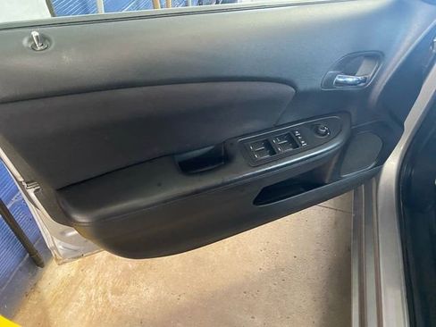 Used 2013 Chrysler 200 Touring FWD image 11