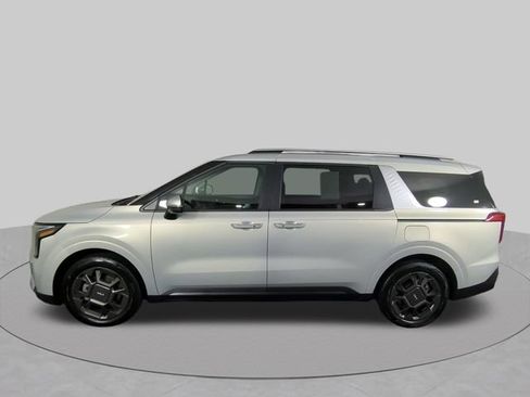 Used 2025 Kia Carnival EX FWD image 14