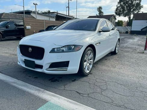 Used 2017 Jaguar XF RWD image 1