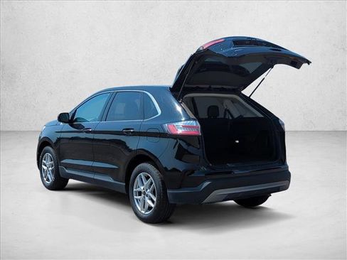 Used 2024 Ford Edge SEL image 7