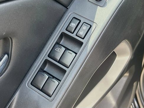 Used 2023 Nissan Frontier SV w/ SV Convenience Package AWD/4WD image 17