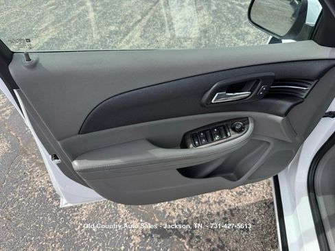 Used 2016 Chevrolet Malibu LT FWD image 17