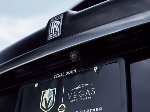 Used 2022 Rolls-Royce Cullinan Black Badge w/ Dark Exterior Package image 17