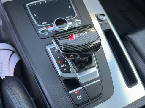 Used 2020 Audi Q5 2.0T Titanium Premium Plus w/ Premium Plus Package image 26