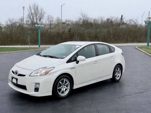 Used 2010 Toyota Prius Two FWD image 2