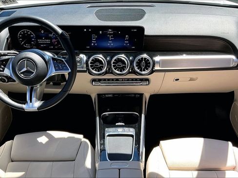 Used 2026 Mercedes-Benz GLB 250 4MATIC image 24