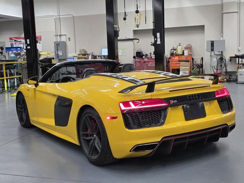 Used 2018 Audi R8 V10 plus image 7