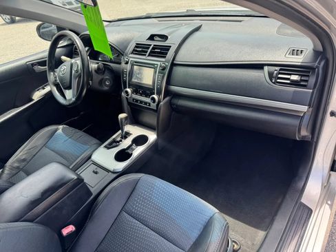 Used 2012 Toyota Camry SE FWD image 3