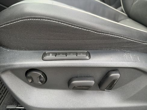 Used 2024 Volkswagen Tiguan SEL R-Line image 20