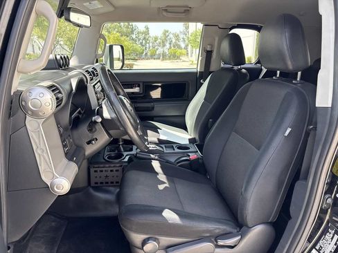 Used 2010 Toyota FJ Cruiser 4WD image 17