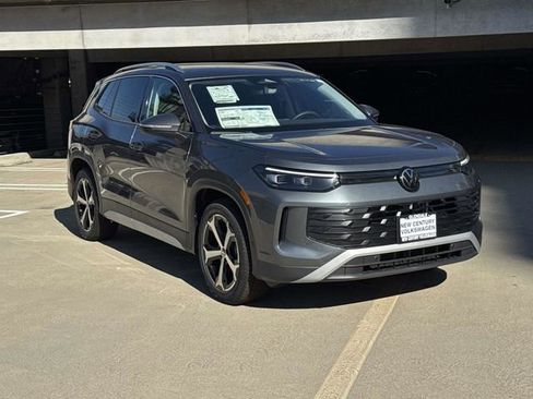 New 2026 Volkswagen Tiguan SE image 1