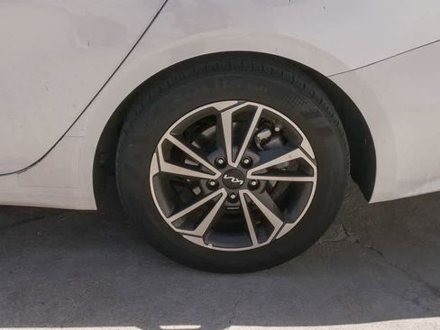 Used 2023 Kia Forte LXS FWD image 6