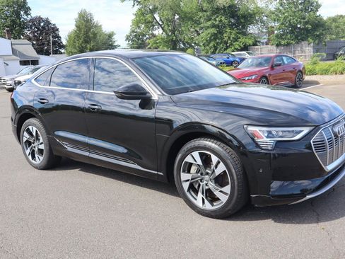 Used 2020 Audi e-tron Premium Plus AWD/4WD image 4