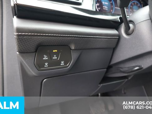 Used 2025 Volkswagen Atlas Cross Sport SE FWD image 18